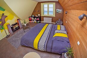 Beautiful 4 Family Villa Overlooking the Beach