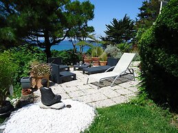 Beautiful 4 Family Villa Overlooking the Beach