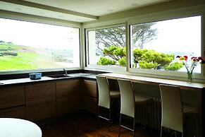 Beautiful 4 Family Villa Overlooking the Beach