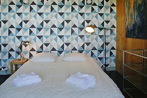 Beautiful 4 Family Villa Overlooking the Beach