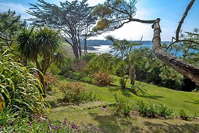 Beautiful 4 Family Villa Overlooking the Beach