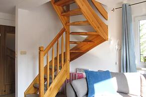 Detached Cottage With Fenced Yard Right by the Lake, Wrony