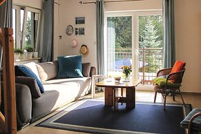 Detached Cottage With Fenced Yard Right by the Lake, Wrony