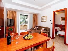 Apartments in Zaton Holiday Resort With Pool