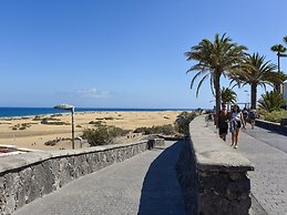 Central Bungalow With Pool