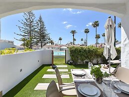 Central Bungalow With Pool