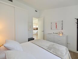 Central Bungalow With Pool