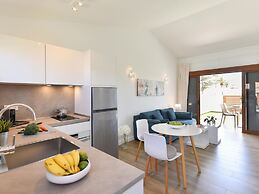 Central Bungalow With Pool