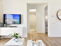 Central Bungalow With Pool