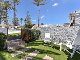 Central Bungalow With Pool
