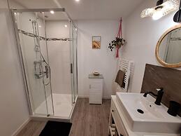 Comfortable Cottage Close to the Beach, Portsall, 2 Canoes