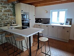Comfortable Cottage Close to the Beach, Portsall, 2 Canoes