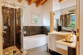 Nautic Resort San Carlo With Lake View