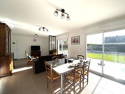 Pretty Holiday Home in Cotentin