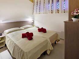 Bungalow in Caorle With Garden Furniture