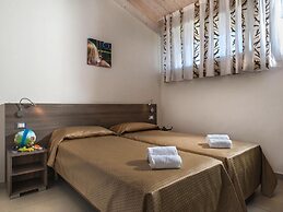 Bungalow in Caorle With Garden Furniture