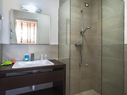 Bungalow in Caorle With Garden Furniture