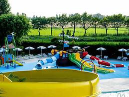 Bungalow in Caorle With Garden Furniture