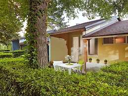 Bungalow in Caorle With Garden Furniture