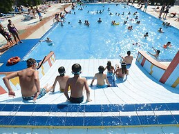 Bungalow in Caorle With Garden Furniture