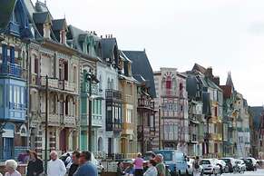 Holiday Home in Criel sur Mer With Balcony