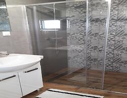 Luxurious Holiday Homes With Terrace