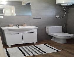 Luxurious Holiday Homes With Terrace