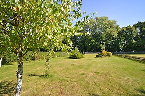 Holiday Home by the Lake, Private Garden, Oswino