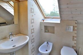 Holiday Home by the Lake, Private Garden, Oswino