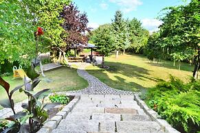 Holiday Home by the Lake, Private Garden, Oswino