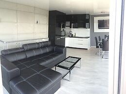 Penthouse for 6 People With sea View