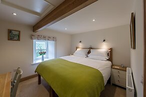 Stunningviews-privacy-hiking-sleeps8-wifi