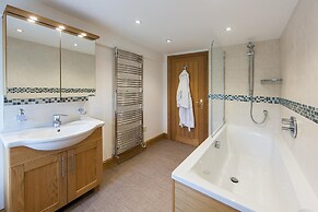 Stunningviews-privacy-hiking-sleeps8-wifi