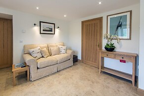 Stunningviews-privacy-hiking-sleeps8-wifi