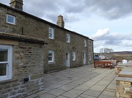 Stunningviews-privacy-hiking-sleeps8-wifi