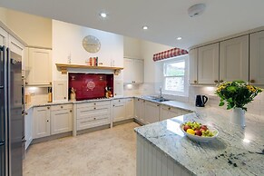 Stunningviews-privacy-hiking-sleeps8-wifi