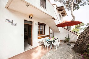 Quiet Little Villa by the Seaside in Rosolina Mare
