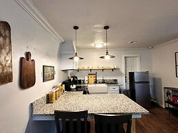 2br-newly Renovated Full Kitchen-3 Mins Asia Dist