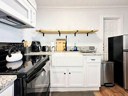 2br-newly Renovated Full Kitchen-3 Mins Asia Dist