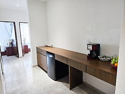 Waterfront apartment on Careyeros beach