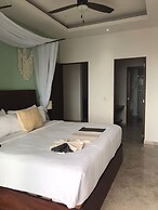 Waterfront apartment on Careyeros beach