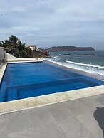 Waterfront apartment on Careyeros beach