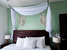 Waterfront apartment on Careyeros beach