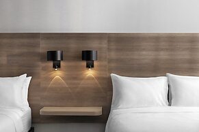 Holiday Inn Express Montreal Airport - St-Laurent by IHG