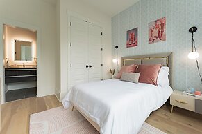 The Row on West Iris