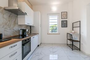 Magic Seaside Apartment