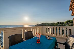 Magic Seaside Apartment