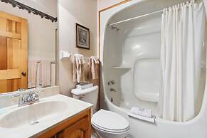 The Lodges at Breezy Point