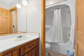 The Lodges at Breezy Point