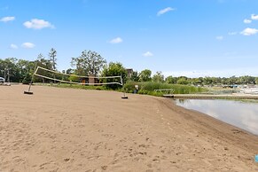 The Lodges at Breezy Point